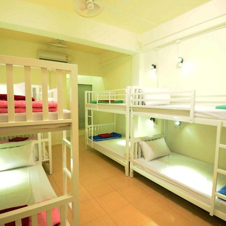 Phi Phi Bucket Hostel Buitenkant foto