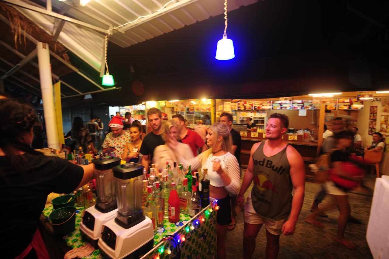 Phi Phi Bucket Hostel Buitenkant foto