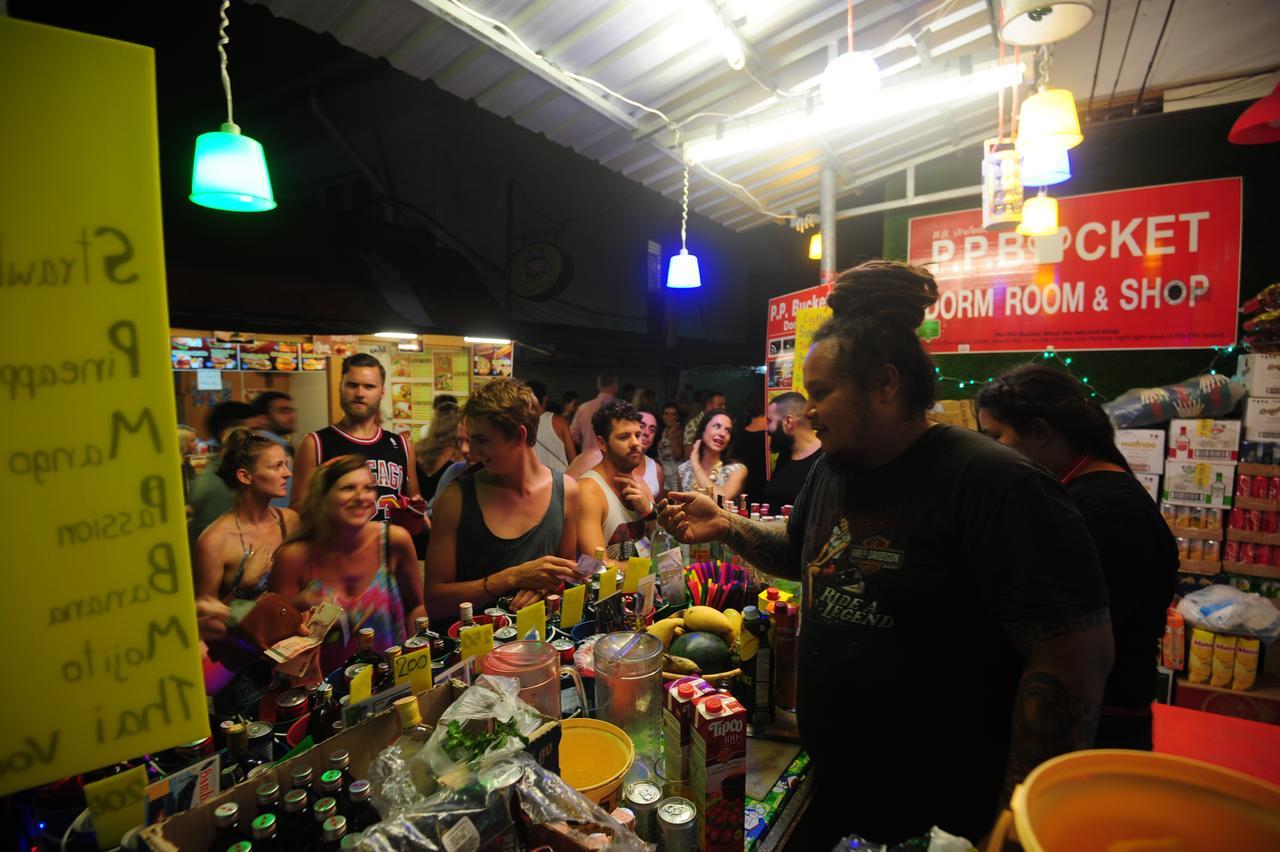 Phi Phi Bucket Hostel Buitenkant foto