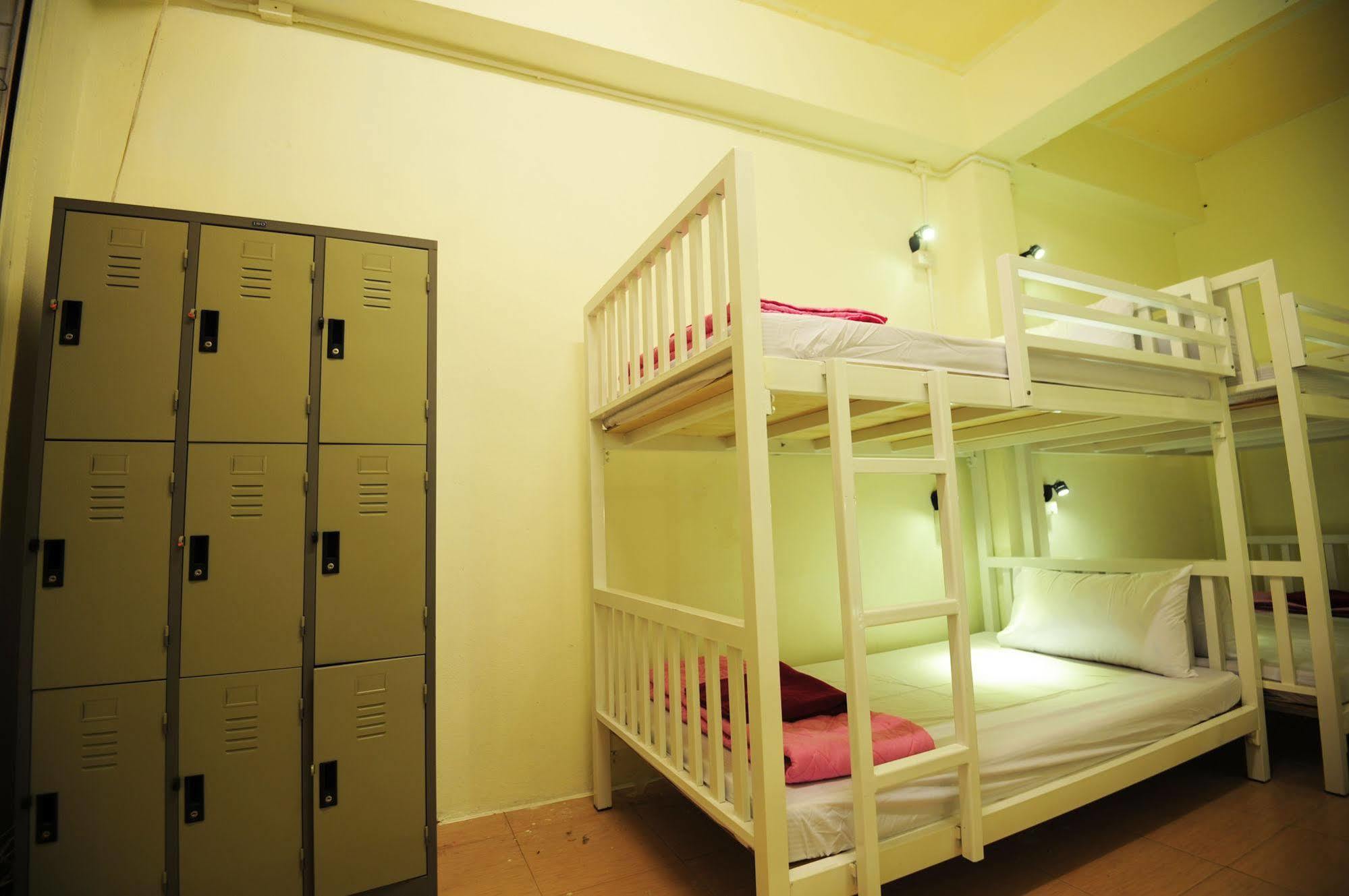 Phi Phi Bucket Hostel Buitenkant foto